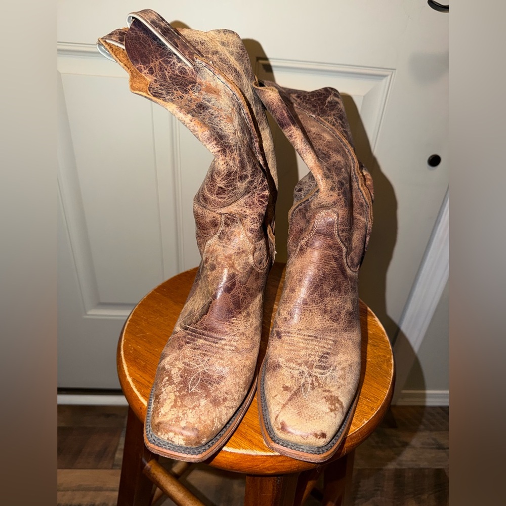Justin Wildwood Women’s Size 7.5 Bent Tan Western Cowboy Boots